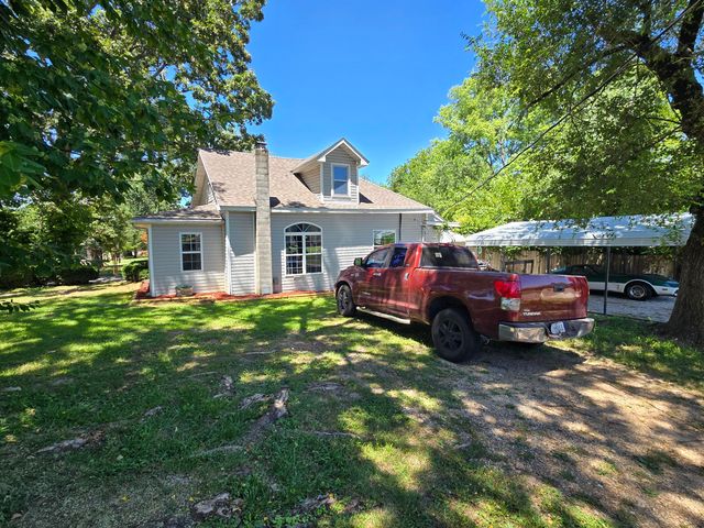 308 E James Street, Mountain View, MO 65548