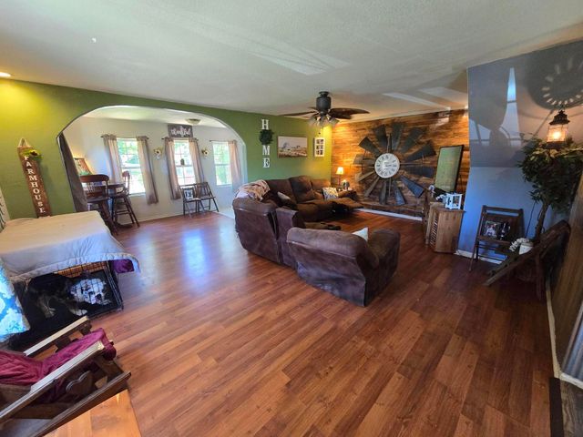 308 E James Street, Mountain View, MO 65548