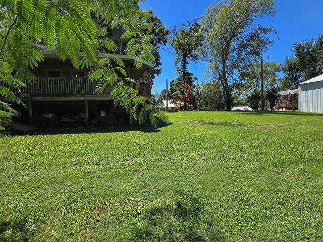 308 E James Street, Mountain View, MO 65548