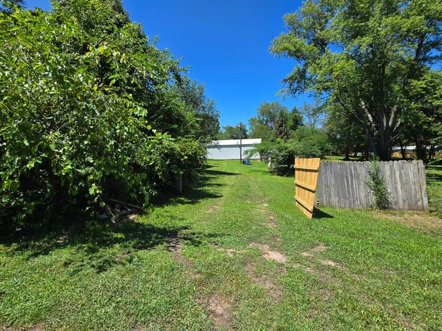 308 E James Street, Mountain View, MO 65548