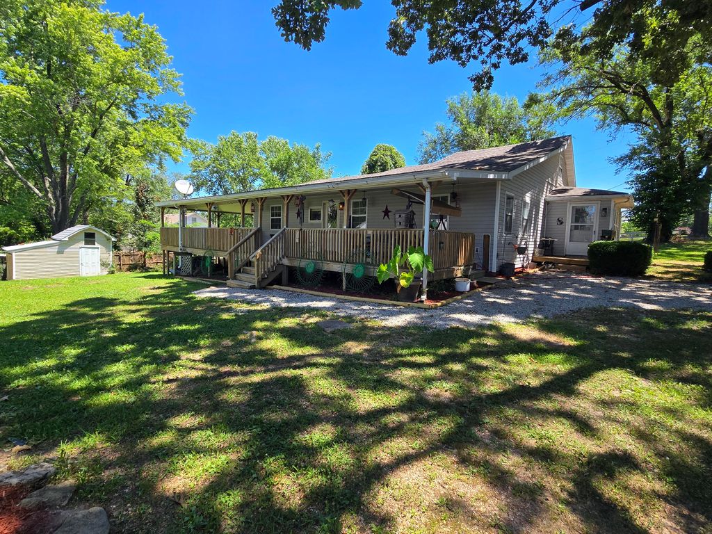 308 E James Street, Mountain View, MO 65548