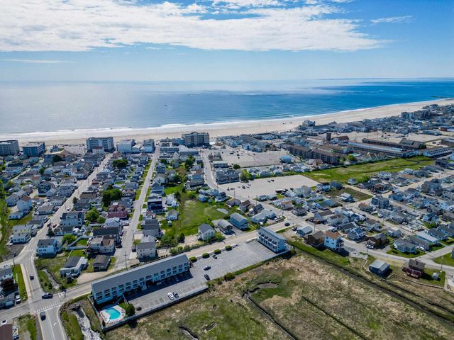 20 Brown Ave Unit 56, Hampton, NH 03842