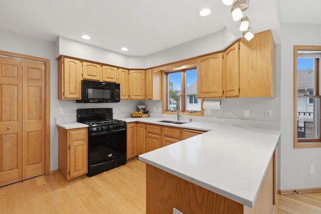 1696 Chadsworth Drive, Sun Prairie, WI 53590