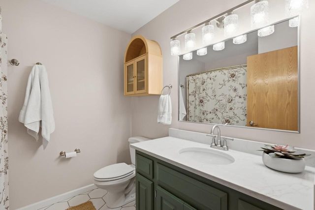 1696 Chadsworth Drive, Sun Prairie, WI 53590