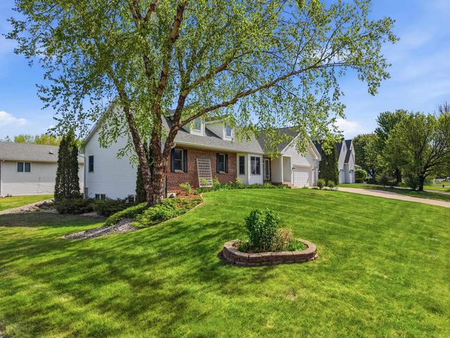 1696 Chadsworth Drive, Sun Prairie, WI 53590