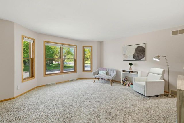 1696 Chadsworth Drive, Sun Prairie, WI 53590