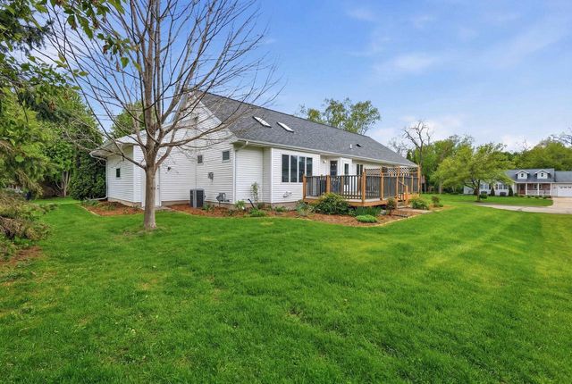 1696 Chadsworth Drive, Sun Prairie, WI 53590