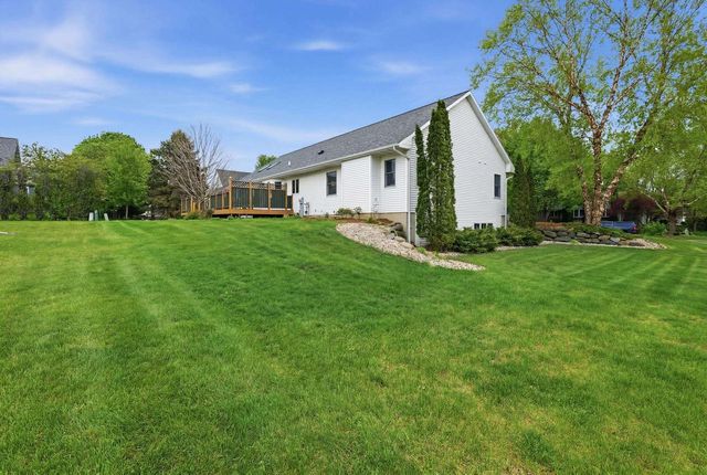 1696 Chadsworth Drive, Sun Prairie, WI 53590