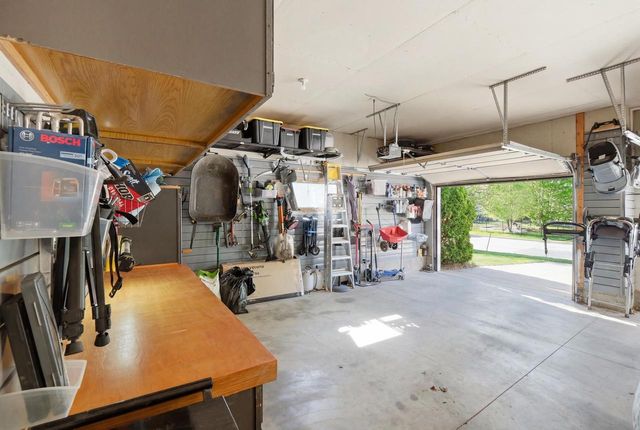 1696 Chadsworth Drive, Sun Prairie, WI 53590