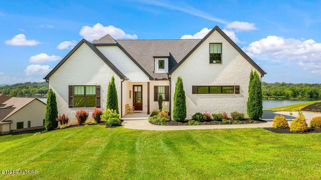 560 Silent River Lane, Loudon, TN 37774