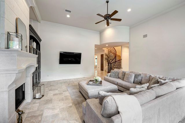 110 Ferndale Street, Bellaire, TX 77401