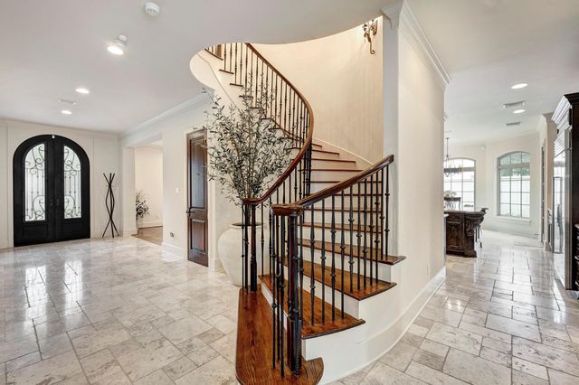 110 Ferndale Street, Bellaire, TX 77401