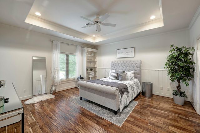 110 Ferndale Street, Bellaire, TX 77401