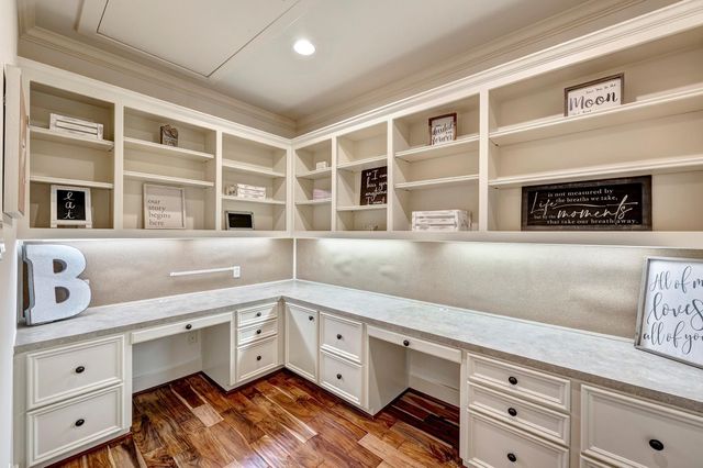 110 Ferndale Street, Bellaire, TX 77401