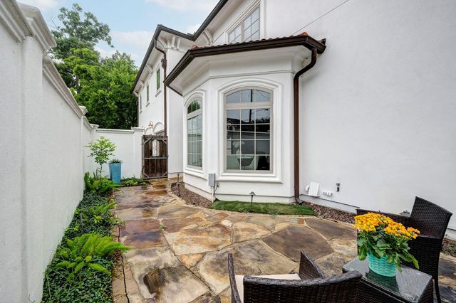 110 Ferndale Street, Bellaire, TX 77401