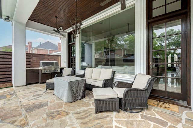 110 Ferndale Street, Bellaire, TX 77401