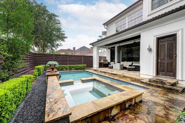 110 Ferndale Street, Bellaire, TX 77401