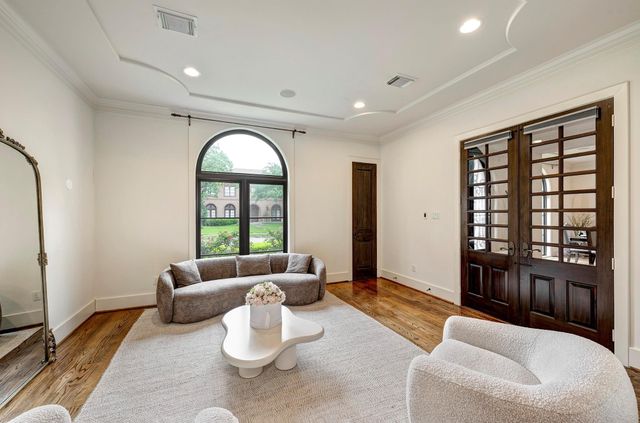 110 Ferndale Street, Bellaire, TX 77401