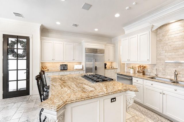 110 Ferndale Street, Bellaire, TX 77401