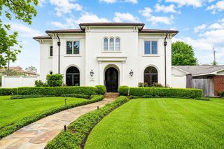 110 Ferndale Street, Bellaire, TX 77401