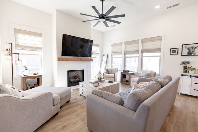 194 Phillips Bnd, Spring Hill, TN 37174