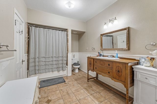 941 S Texas Street, De Leon, TX 76444