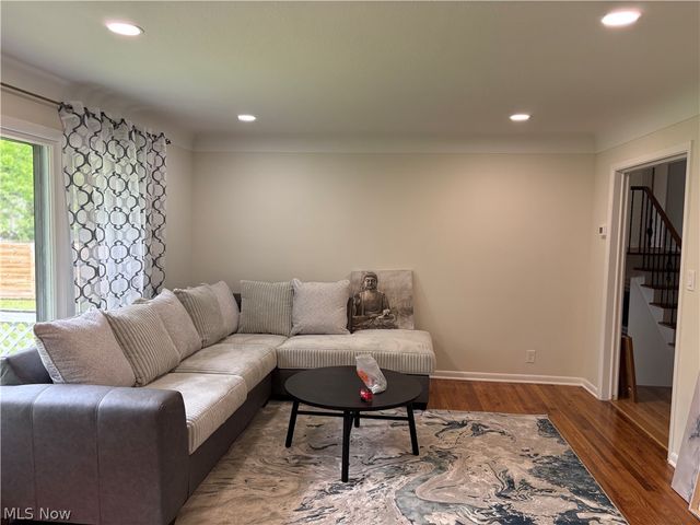 1066 Eastlawn Drive, Highland Heights, OH 44143