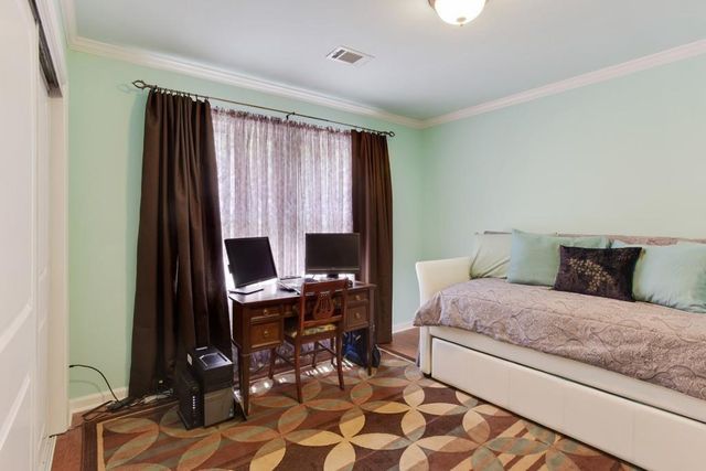 8900 Carroll Manor Dr, Atlanta, GA 30350