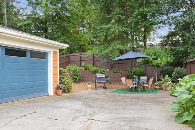 8900 Carroll Manor Dr, Atlanta, GA 30350