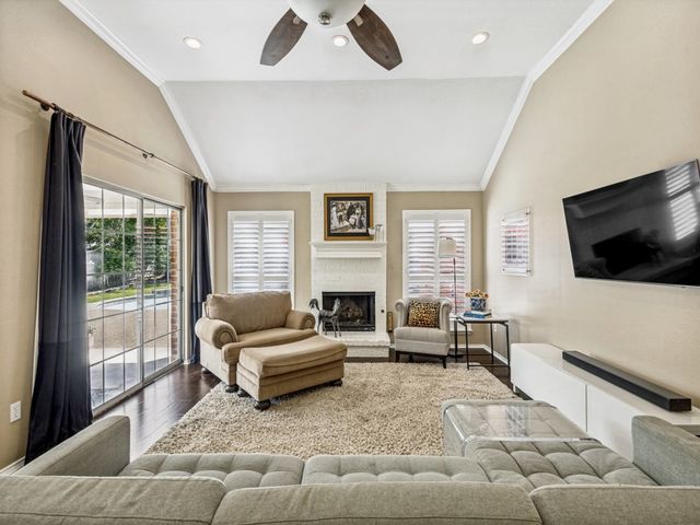 808 Canyon Valley Drive, Mckinney, TX 75071