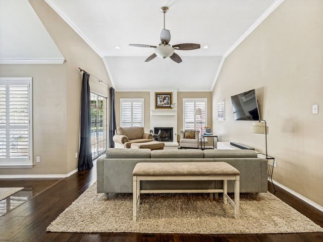 808 Canyon Valley Drive, Mckinney, TX 75071