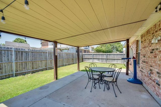 6516 Fairglen Drive, Arlington, TX 76002