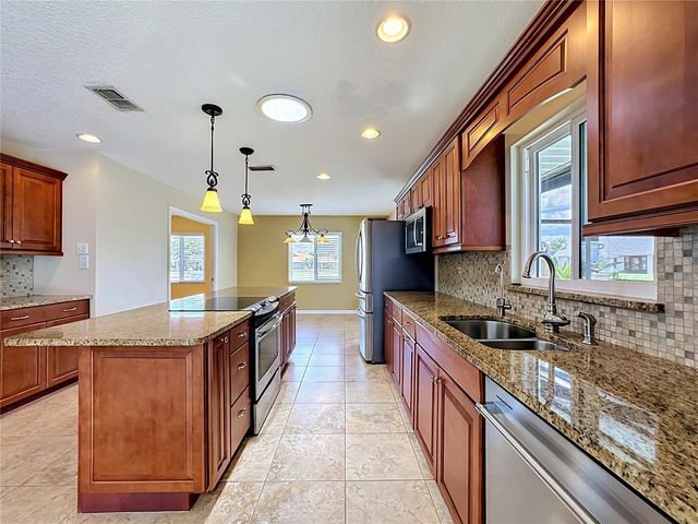 2007 WEDGE COURT, Sun City Center, FL 33573