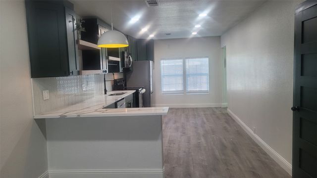 1204 Live Oak Street, Commerce, TX 75428