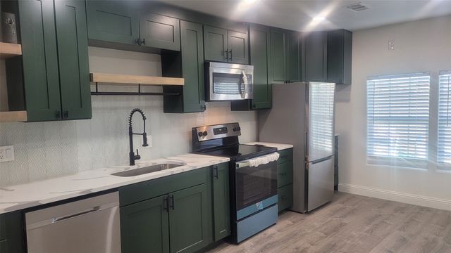 1204 Live Oak Street, Commerce, TX 75428