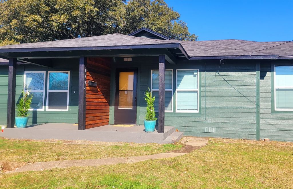 1204 Live Oak Street, Commerce, TX 75428