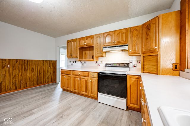 1109 E Us Hwy 40, Brazil, IN 47834