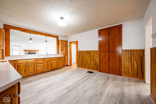 1109 E Us Hwy 40, Brazil, IN 47834