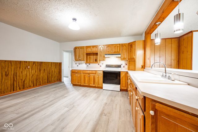 1109 E Us Hwy 40, Brazil, IN 47834
