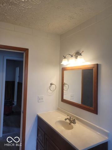 1109 E Us Hwy 40, Brazil, IN 47834