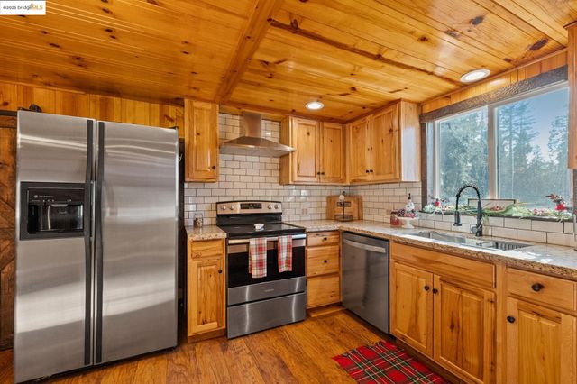 20395 Kutci Dr, Mi Wuk Village, CA 95346