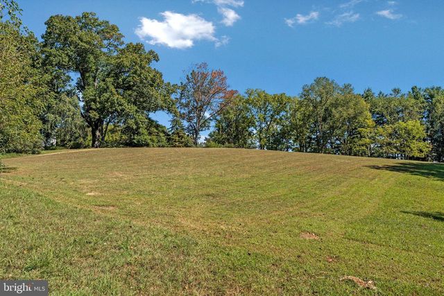 11214B STUART MILL ROAD, Oakton, VA 22124