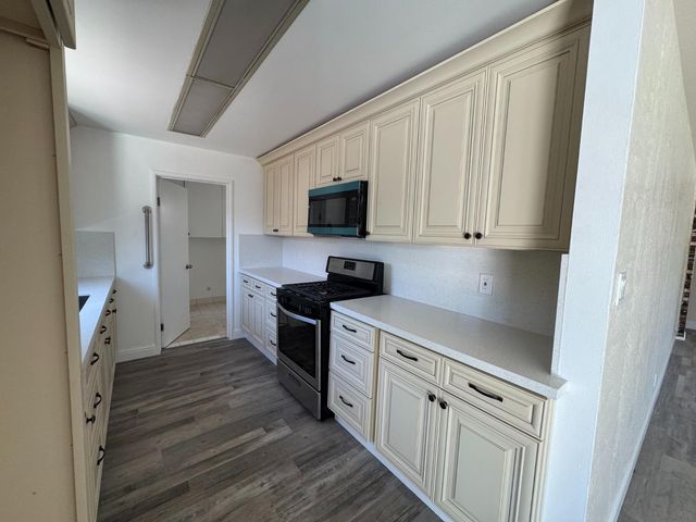 806 E Longview Ave, Stockton, CA 95207
