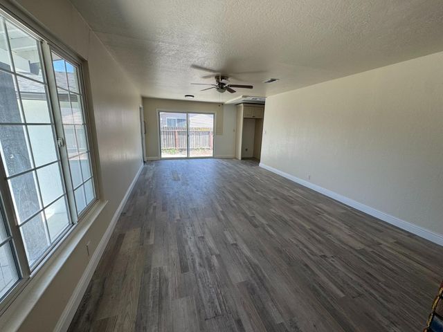 806 E Longview Ave, Stockton, CA 95207
