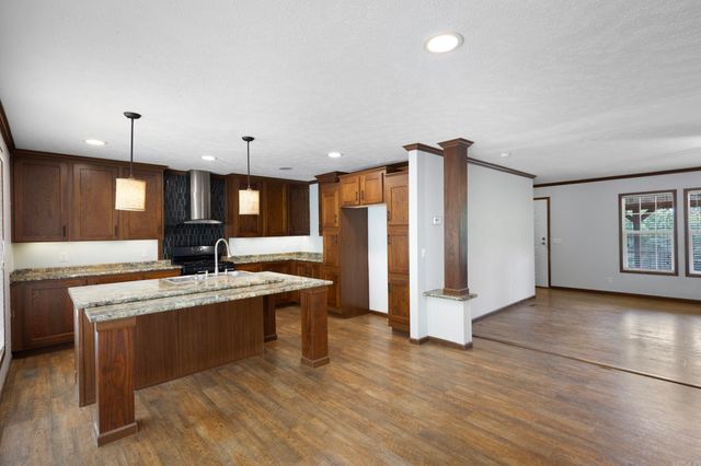 2404 Ross Mountain Road, Lamar, AR 72846