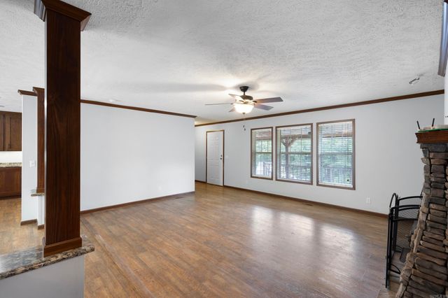 2404 Ross Mountain Road, Lamar, AR 72846