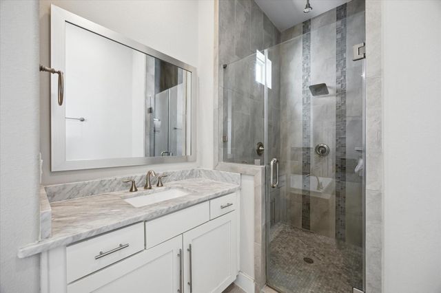5623 Kansas Street C, Houston, TX 77007