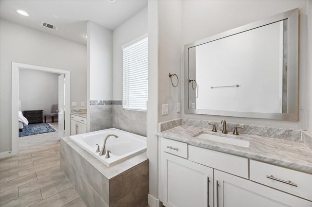 5623 Kansas Street C, Houston, TX 77007