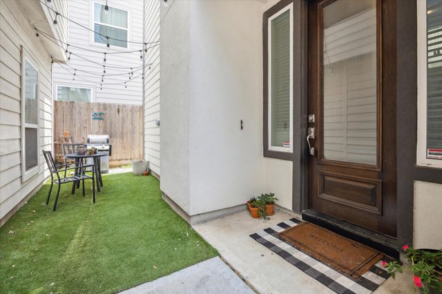 5623 Kansas Street C, Houston, TX 77007