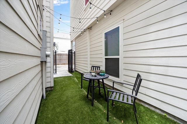 5623 Kansas Street C, Houston, TX 77007